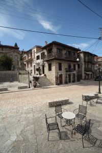 ΕΞΩΤΕΡΙΚΗ ΟΨΗ ΠΕΤΡΙΝΗ ΟΙΚΙΑ Δάφνη Αχαΐας Καλαβρύτων dafni kalavryta unknowngreece.com